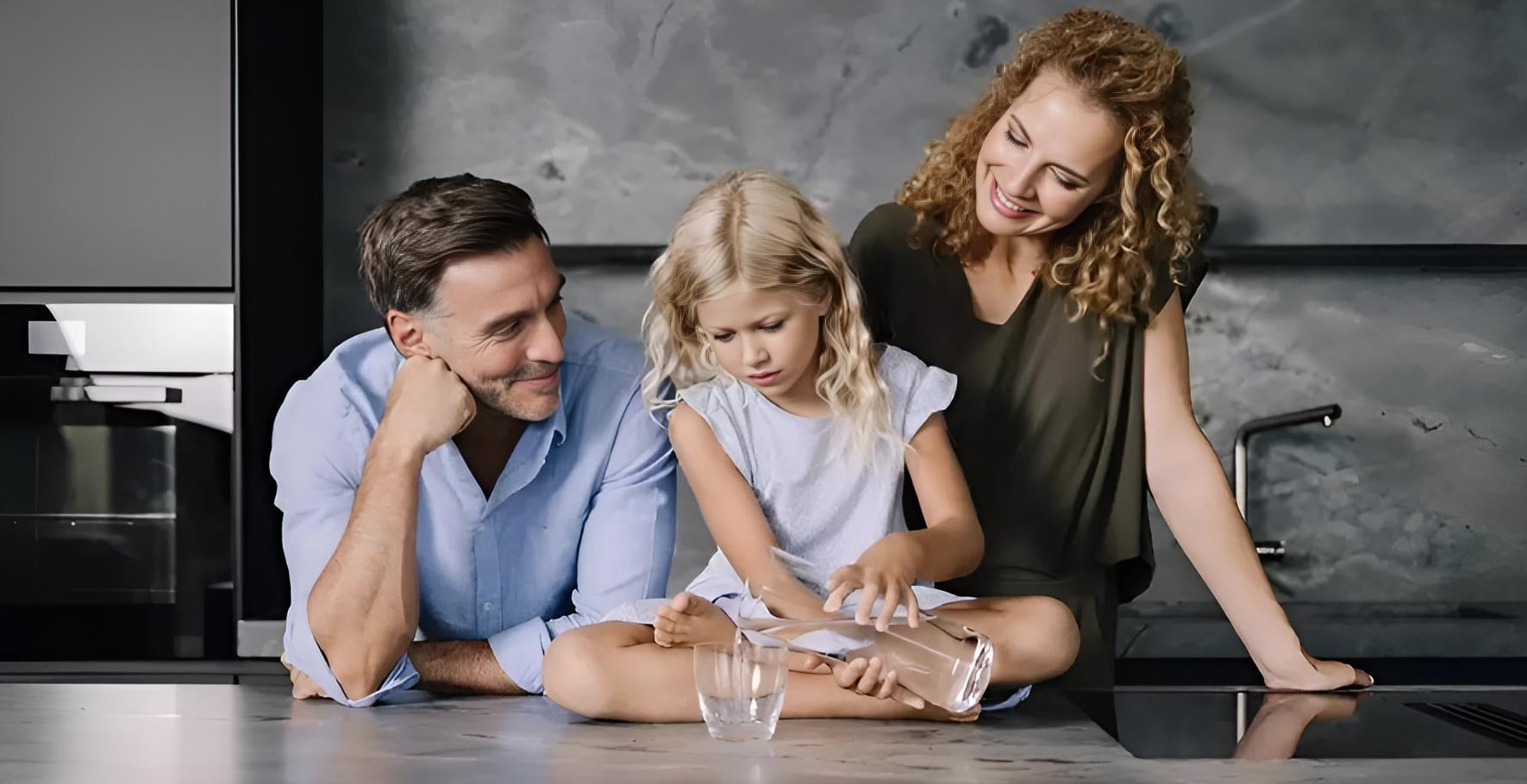 Familie in Küche